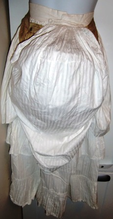 xxM182M Short Bustle Petticoat